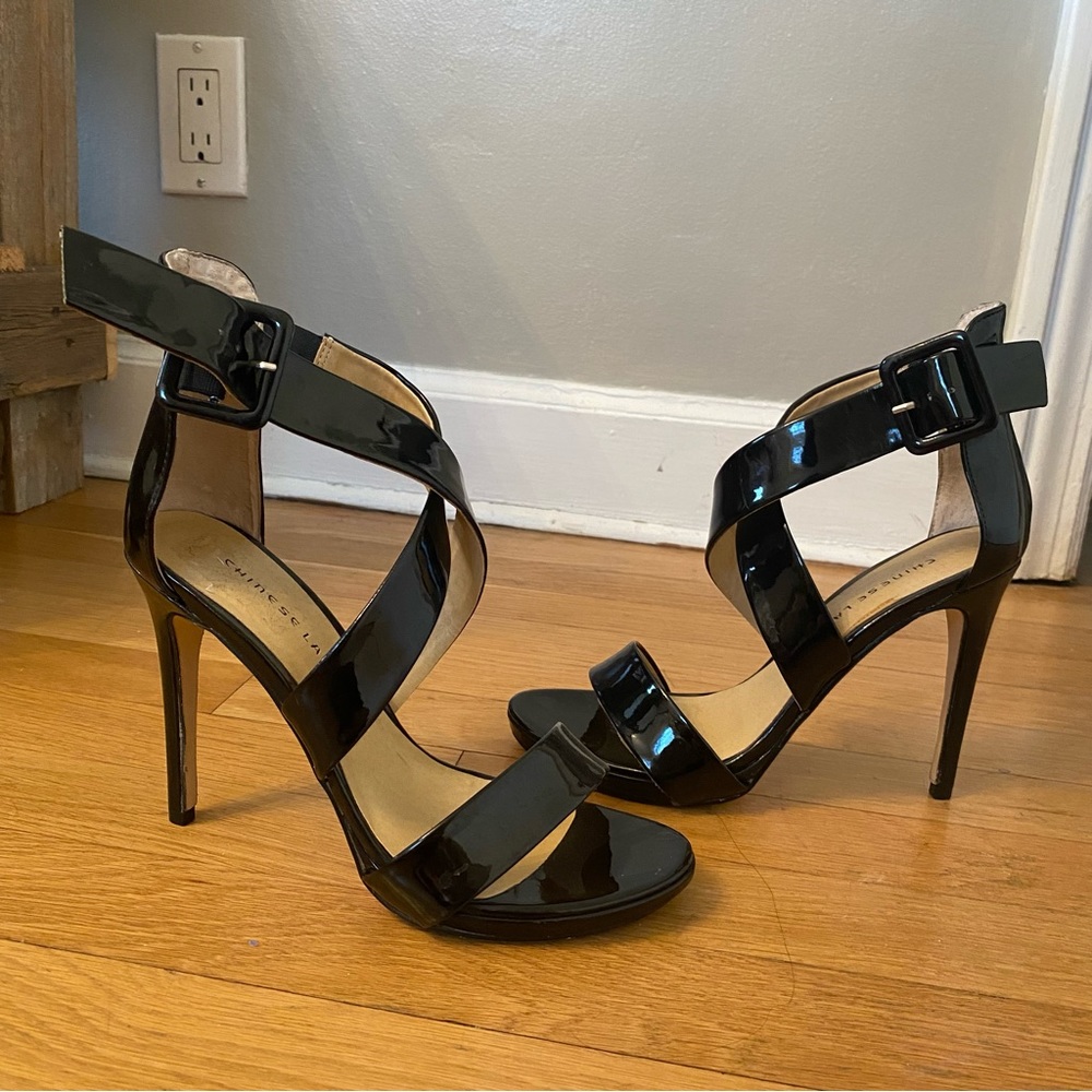 Chinese Laundry patent leather pumps in black